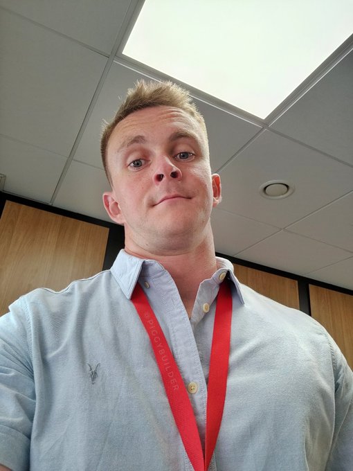 I'm in an office today 😱 First time in 2.5 yrs! https://t.co/pm7p43Iym0