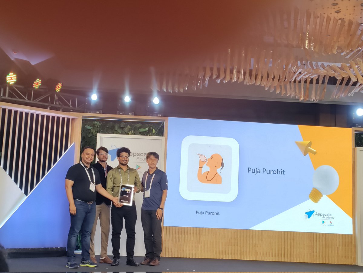 meitystartuphub's tweet photo. #ASA2022: Mr. Anish Somani, Program Director, MSH gave away the awards to one set of the Graduating Class of Startups in Google Appscale Academy Program|#MSHPartner| #Classof100| @GoI_MeitY @PMOIndia @AshwiniVaishnaw @Rajeev_GoI @GoogleIndia @GooglePlay @JeetKVijay @AnishSomani3 https://t.co/0DgZoCOPcU