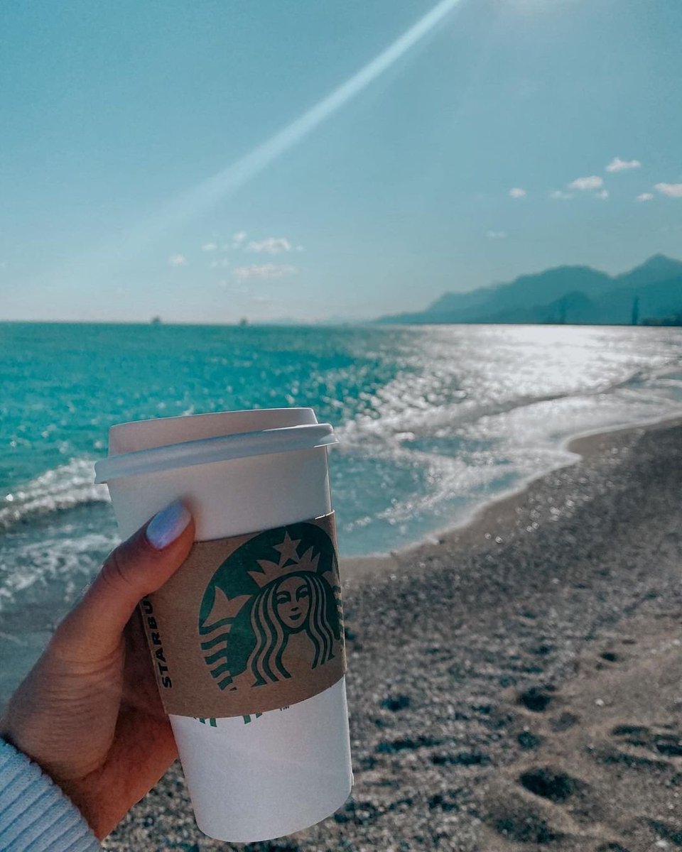 clarice_kellyo's tweet photo. Do you give yourself a vacation after get off work? What do you like? #Starbucks https://t.co/k8sI0M36tQ