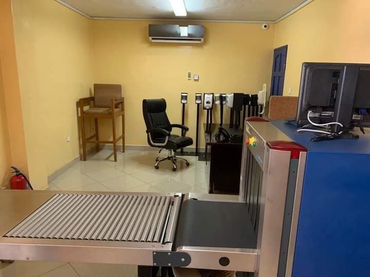 KOfosuNkansah's tweet photo. The Airport was closed down in 2015 due to the deterioration. In 2017, the government commenced renovation of the Airport. 

Phase 2 of the renovation will commence soon and will not affect the smooth running of the airport.(2/2) https://t.co/FMpMT9MQ2V