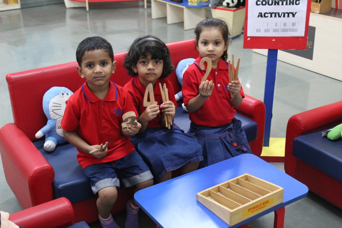 shriramindore's tweet image. Today Kg 1 children performed spindle box exercise and it is very popular in Montessori classrooms, children loved performing it. #SRCS #srcsindore #indorewale #spindle #learningbydoing #learningisfun #activitiesforkids.