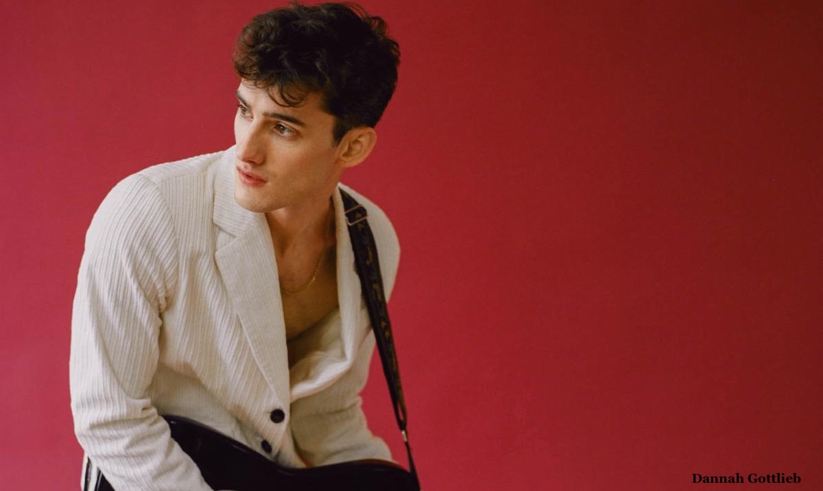 AdamsWorldBlog's tweet image. This week’s NYC Scene Report Features @charlie_burg headed to “Chicago (Take It or Leave It),” Love Crushed Velvet diving into the world of virtual reality, and @damnjackals telling us about “New Broke City.”

tinyurl.com/NYCRprtJul20

#music #nyc