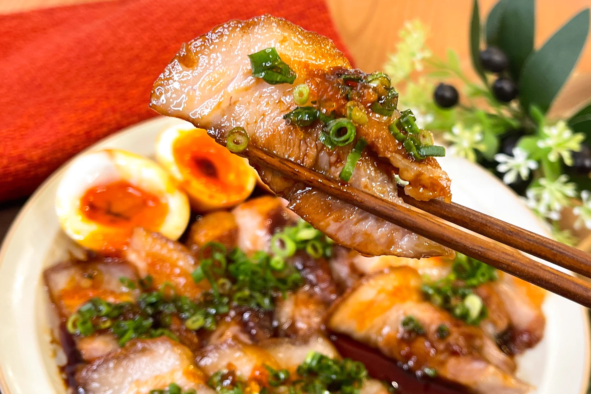 なんと炊飯器一つでできちゃう！とろとろ本格的な豚バラチャーシュー。