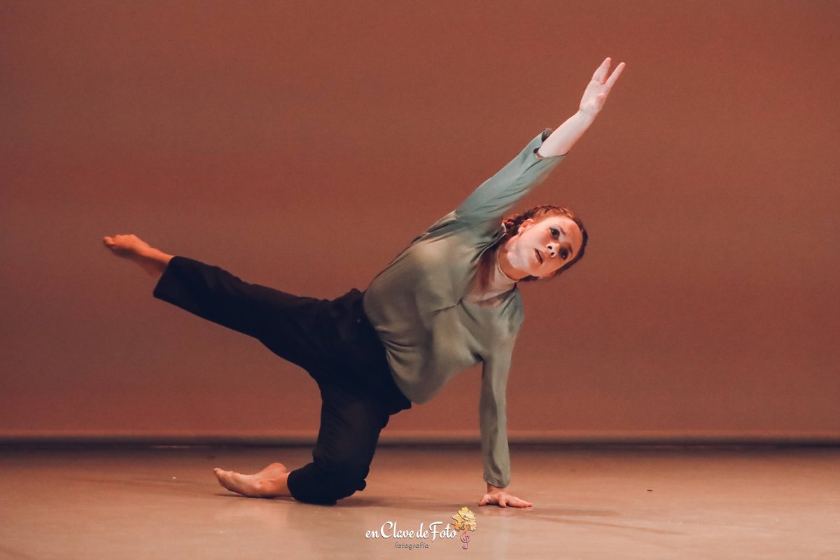 EspacioLasala's tweet photo. Nuestro asalto el pasado 28 de mayo en la gala organizada por ROBLES BALLET SCHOOL en el Auditorio de La Alberca.
Coreografía Begoña Ruiz
Fotos @enClavedeFoto
#danzacontemporanea #espacioLASALA #murcia #actuacion https://t.co/U2Nf3DEZ3s
