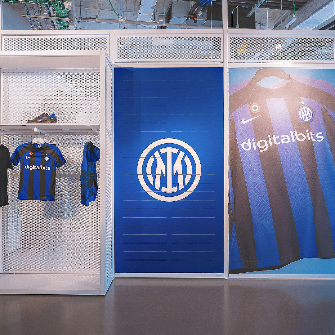 HenotoSPA's tweet photo. Evento: presentazione FC Internazionale Milano 2022/2023
Location: Nike Italia HQ – Piazza Gae Aulenti

Crediti:
Art Direction: Naïve Agency
Production: Giprint (part of Henoto Spa)
Ph: Alberto Feltrin

#fcinternazionale #nike #nikeitalia #amala #giprint #henoto #events #retail https://t.co/asrdxXiyzM