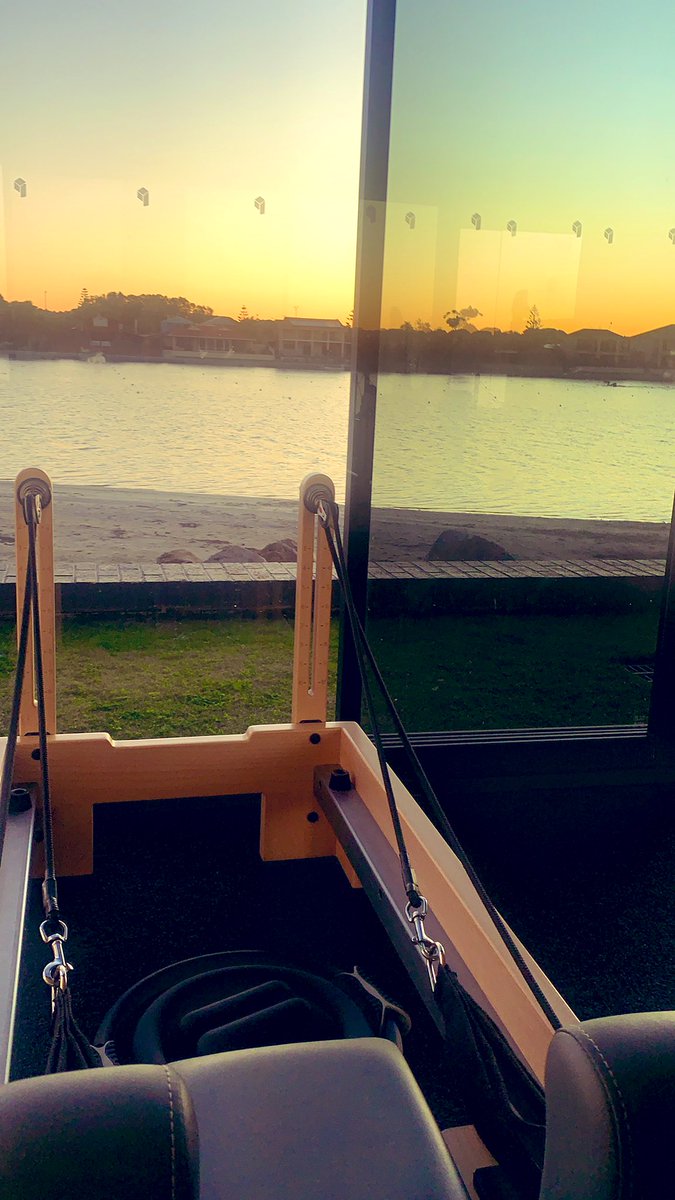 sondernft_eth's tweet photo. I’ve seen worse pilates views in my time 🌅 #fitnessfuelsmentalhealth #backtobalance #web3life #lakelife #australianwinter https://t.co/J8yEER0nIv