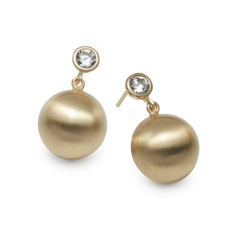 BraybrookBrit's tweet photo. Get it now! Boulevard Gilded Silver &amp; CZ Earrings selling at £69.00
by Braybrook &amp; Britten
https://t.co/ckaUZ4mG9g
☝️ Get it now! ☝️ https://t.co/vSaVYo3jYO