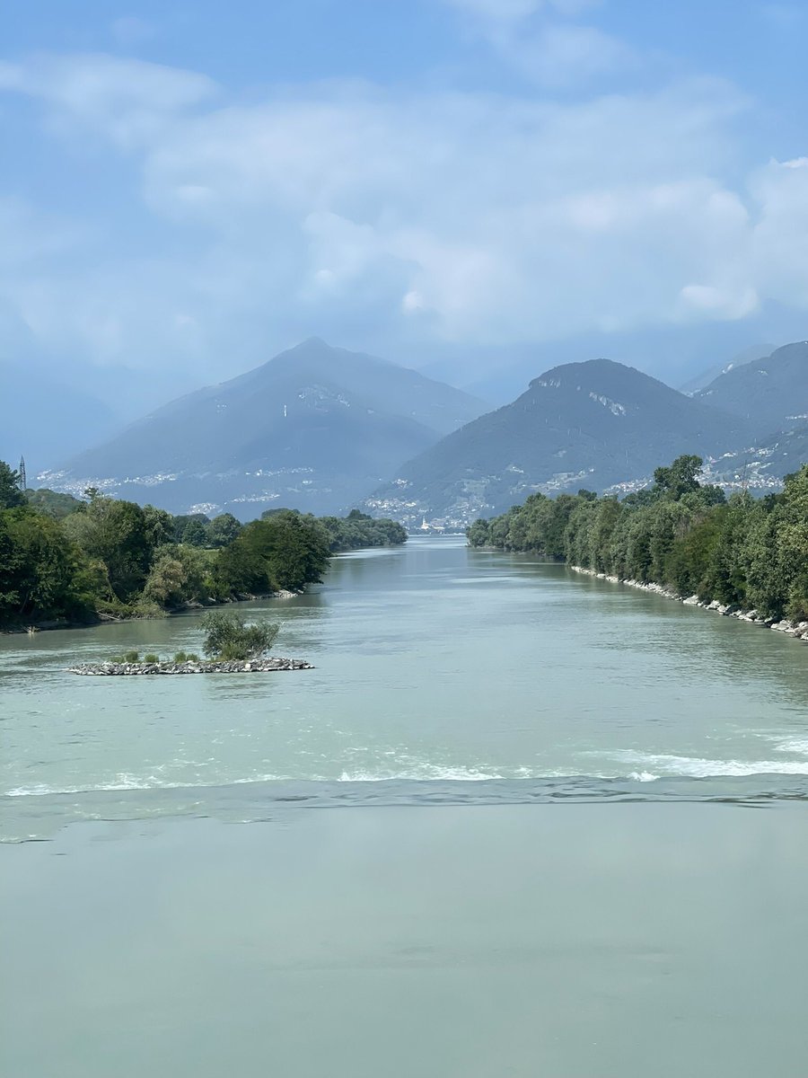 redtestwine's tweet photo. วิวริมทางรถไฟ ที่ Verceia , Lago di Mezzola
ชมวิวเพลินๆ ในขากลับ ก่อนมาขึ้นรถเมล์สวิสที่ Chiavenna
#Verceia #Ita https://t.co/vQ2jd5nt81
