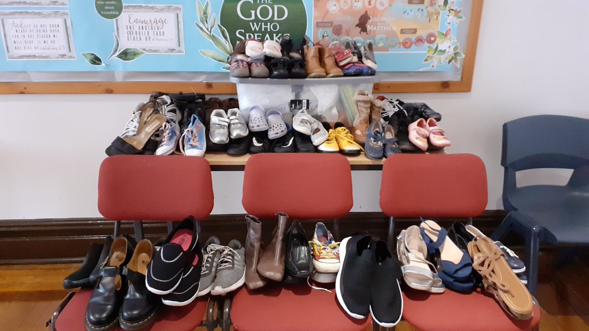 SMCA_Chaplaincy's tweet image. Pleased to be taking 45 pairs of shoes to @CitizensUK this afternoon to help our friends arriving from Ukraine that have been donated by our staff and students. A huge thanks to all for your generosity! #payitforward #reuse #SecondLife