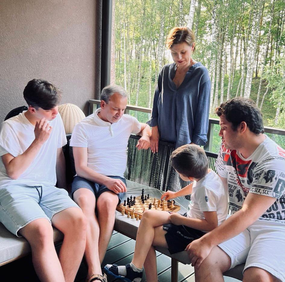 The bond that links a true family together is the respect, love and joy to be part of the other’s life. Chess creates joy and ties us together. I wish you the same. Happy #InternationalChessDay!