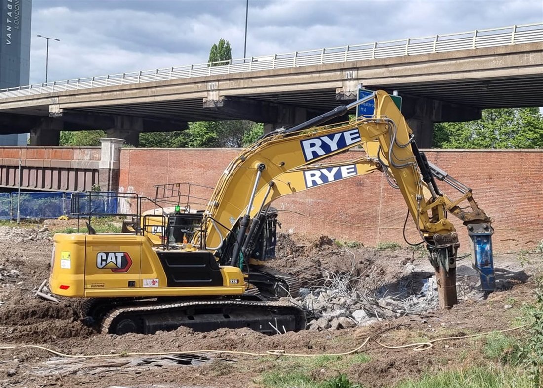 EarthmoversMag's tweet photo. Finning has supplied two Cat 330 and two Cat 336 excavators to RYE Demolition.
Read story ⬇️
https://t.co/Q1hsMJGDaW
-----
#earthmoversmagazine #caterpillar #Cat #demolition #digger #excavator #ryegroup #plant #construction #plantmachinery #cat330 #cat336 #earthmover https://t.co/69uKnwKe0K