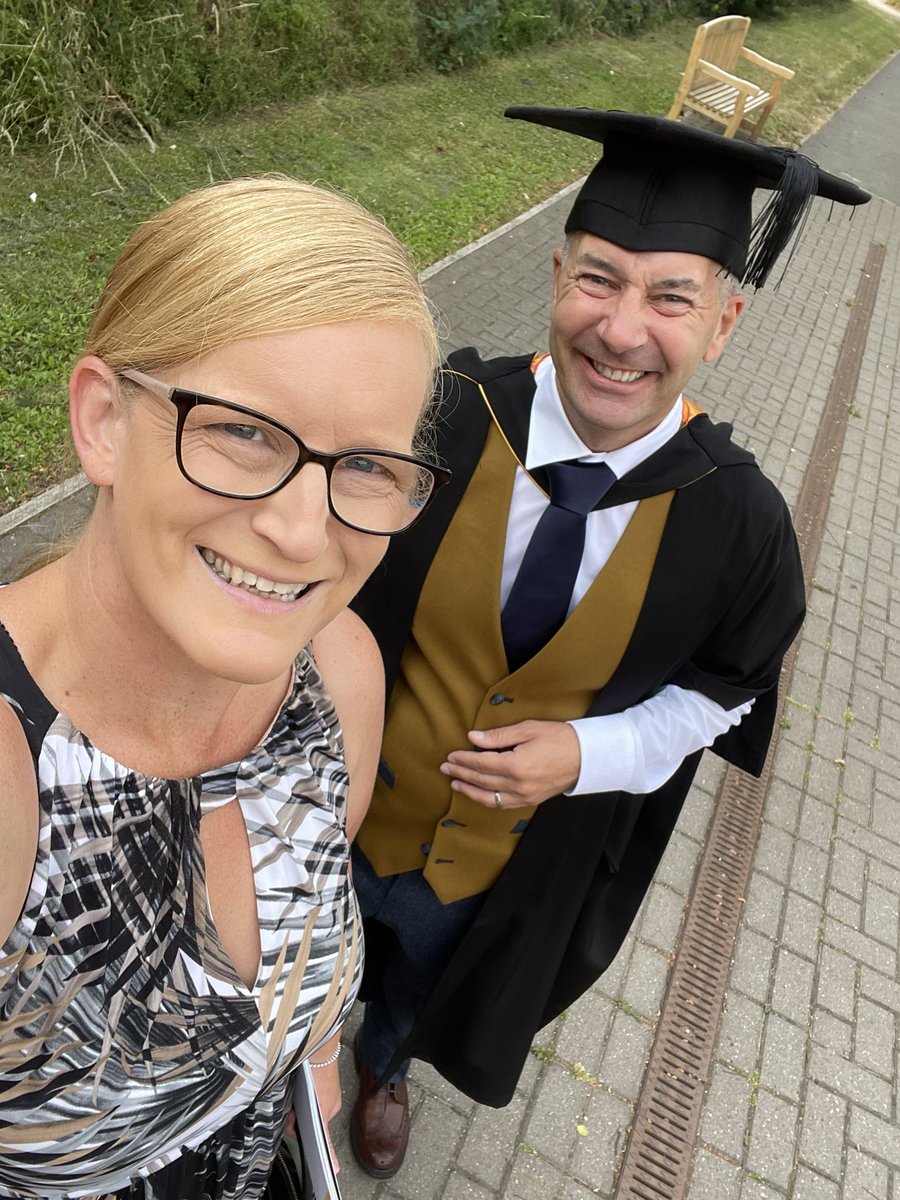 Toni0750's tweet photo. Graduation day for Mr Wood @UniofBradford #paramedic https://t.co/74hjAIq1c4