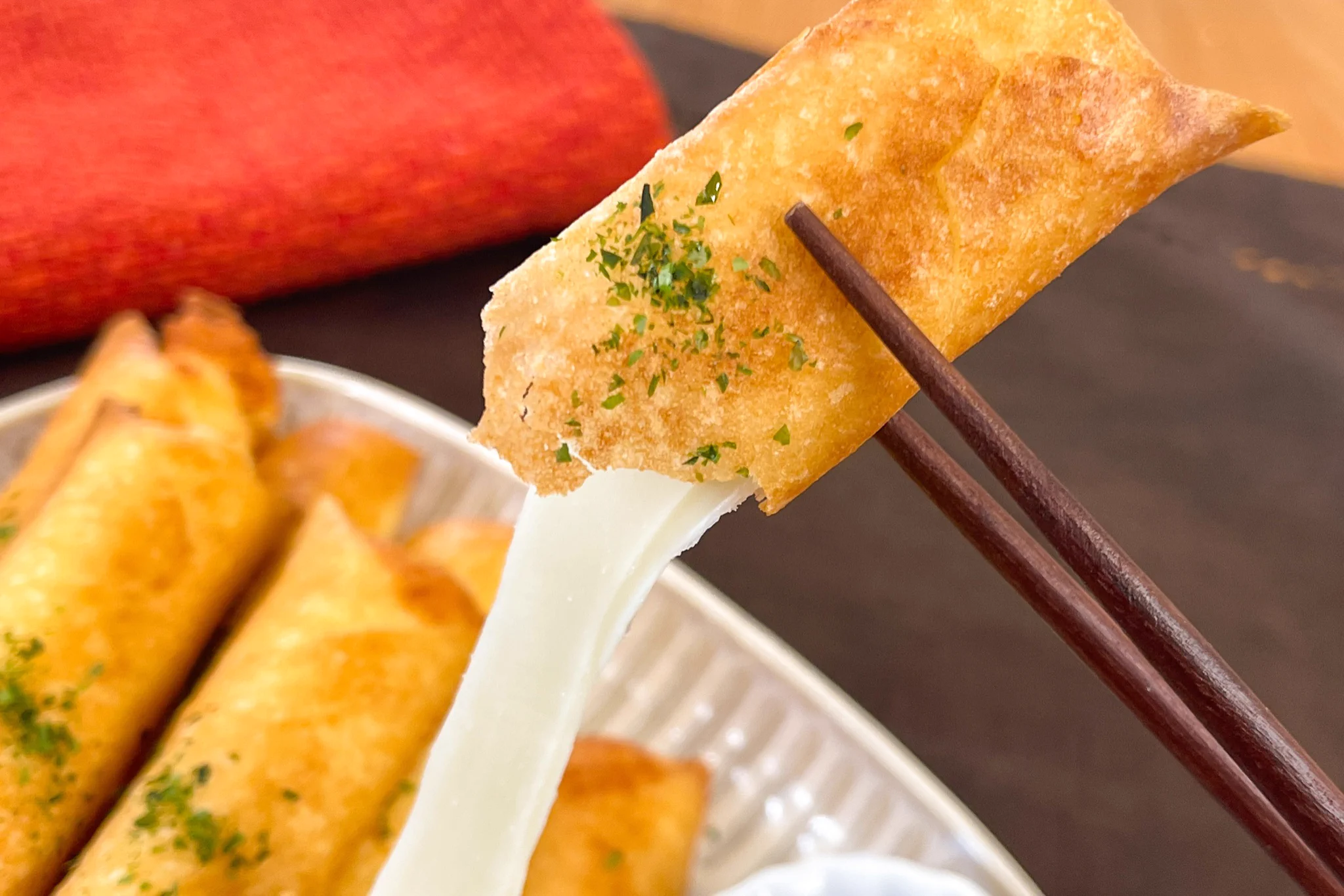 包んで揚げるだけ！春巻きの皮で超簡単♪テレビでも紹介された『チーズスティック』