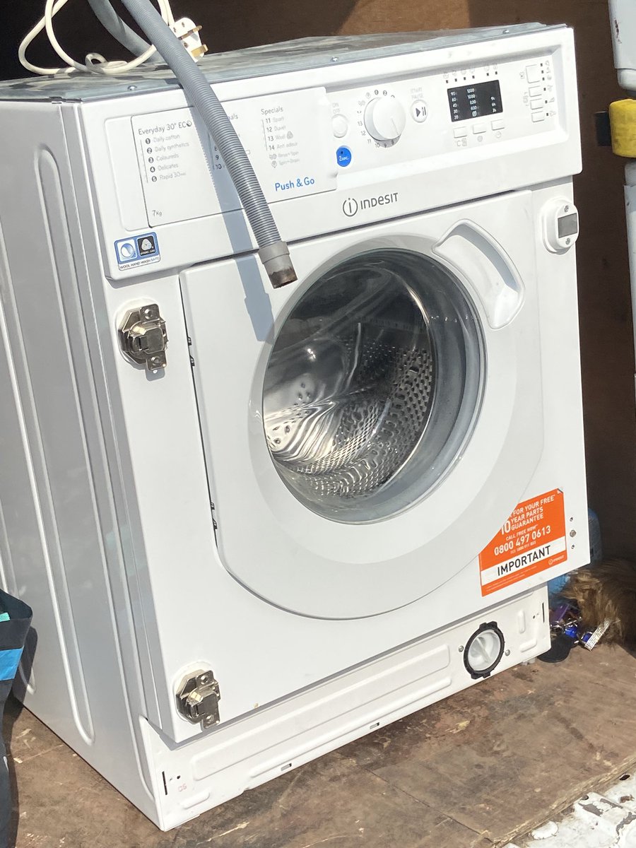 Busy morning already -washing machine and dryer already collected with the sis -thank you so much to  Susan these will be going to two seperate families #homelessstreetangels😇