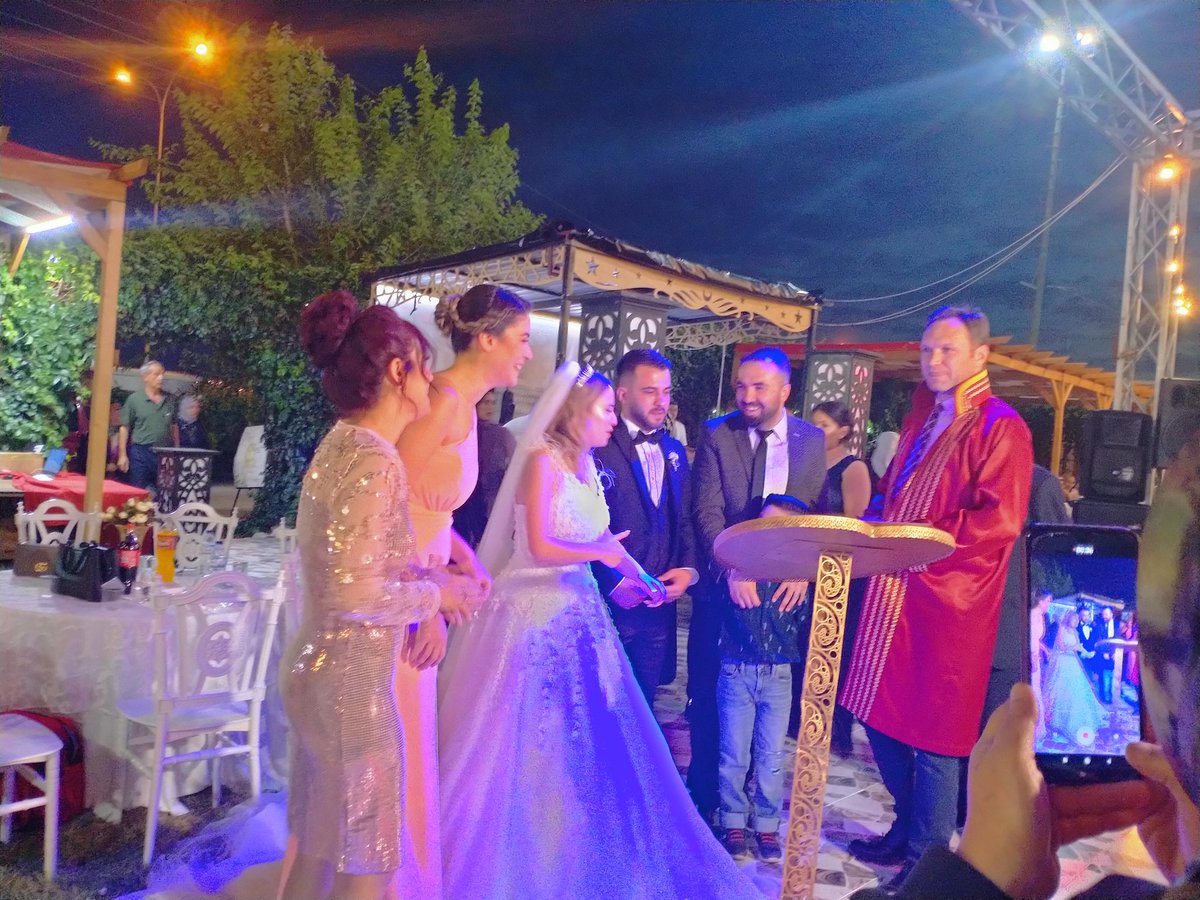 💐BİZ KOCAMAN BİR AİLEYİZ💐

Karaman Ağız Diş sağlığı merkezi
personeli üyemiz Nazlı GEZER kardeşimizin düğününe başkan yardımcısı Mustafa Çalış ve işyeri temsilcimiz Yadigar topak ile birlikte katıldık.

 Çiftimize iki cihan saadeti diliyoruz.