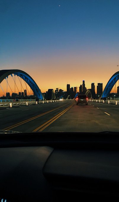 🌆 https://t.co/YYCC8sdp1J