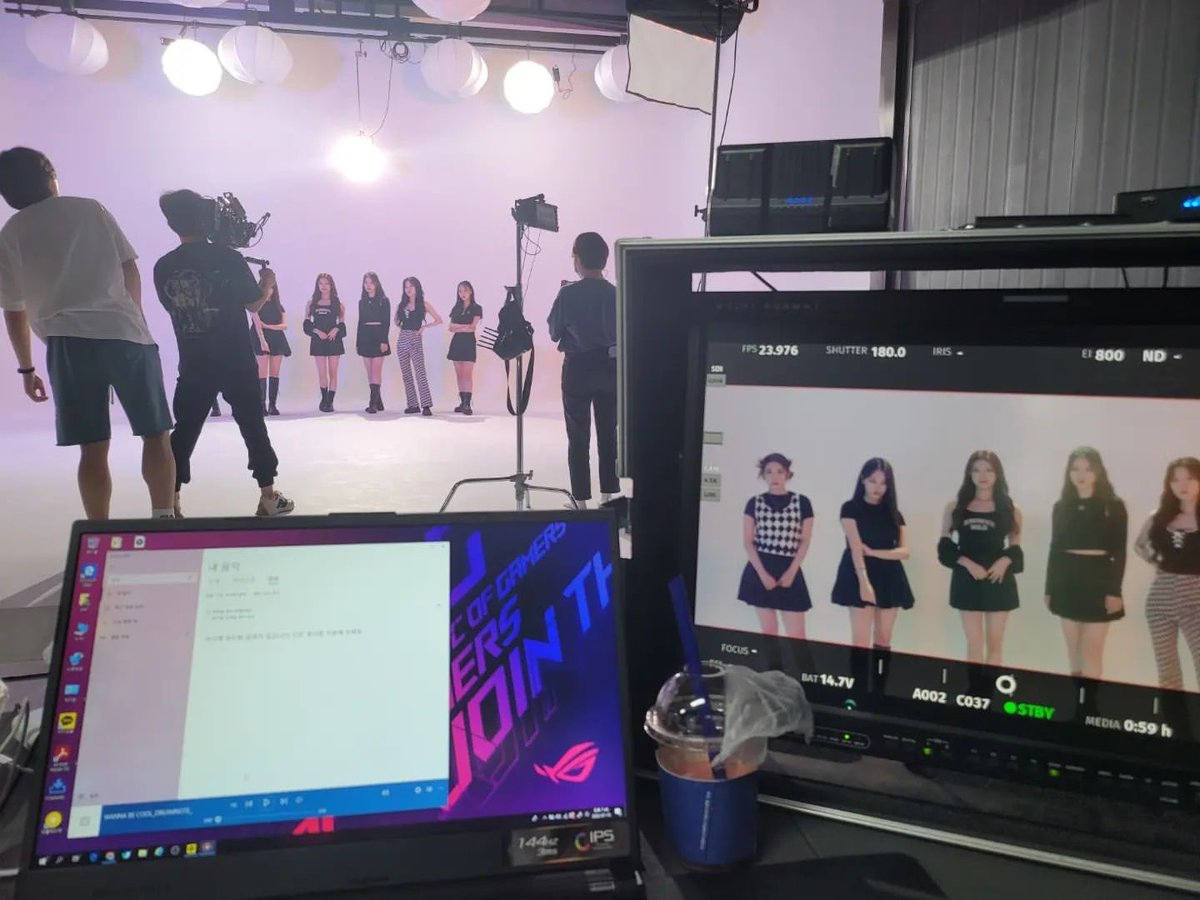 dddreamnote's tweet image. 220719 @/mr.ryu83 instagram update with #dreamnote! 

"#musicvideo #idol #드림노트 #socialproduction #whitewhalestudio
i gave it my all today too! dreamnote friends, i wish you achieve great success!! they're so kind and their energy is overflowing!!! #dreamnotefighting"