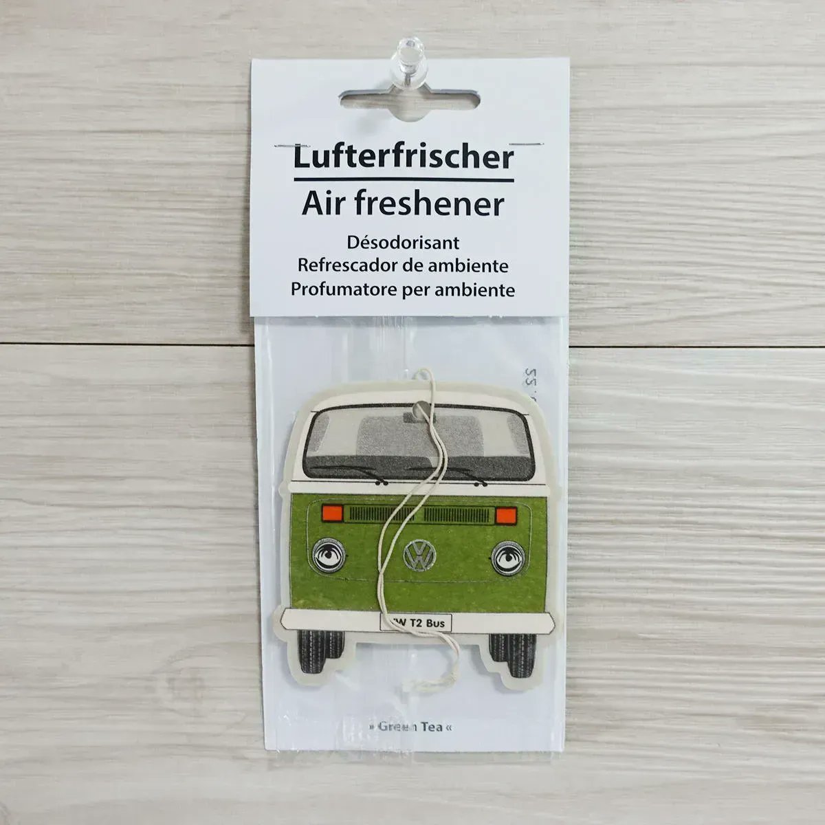 slowstart_jp's tweet photo. エアフレッシュナーがぞくぞく入荷しております。
今回はVolkswagen T2バス（レイトレイト）のエアフレッシュナーをご紹介。
車内、ガレージ、お部屋のインテリアにいかがでしょうか。グリーンティの香りです。

詳細はネットショップをご確認くださ���❣️
https://t.co/u78yX4CiZB https://t.co/c1yMiccEKM
