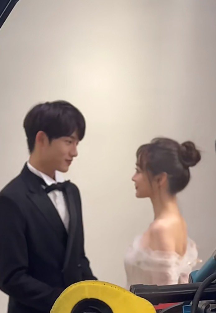 so dong sicheng has a wedding scene 😭