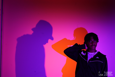 Young people can get behind the camera with the London Screen Academy! 

LSA trains them in behind the camera skills and they benefit from access to the industry to progress into careers in film, TV, university and beyond!

Course starts Monday, book now: orlo.uk/xAuXd