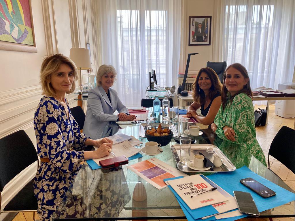 Connecting Leaders Club (@connectleadersc) on Twitter photo Ce petit déjeuner a été l’occasion pour nous de :
1️⃣Présenter nos thématiques de travail pour l’année 2022- 2023
2️⃣Préparer notre événement l’Appel pour l’Egalité qui se tiendra le 11 octobre à <a href="/UNESCO_fr/">UNESCO en français</a>
<a href="/marieclaire_fr/">Marie Claire</a> <a href="/egalite_gouv/">Ministère chargé de l'Égalité</a> <a href="/RomeIsabelle/">Isabelle Rome</a> Ce petit déjeuner a été l’occasion pour nous de :
1️⃣Présenter nos thématiques de travail pour l’année 2022- 2023
2️⃣Préparer notre événement l’Appel pour l’Egalité qui se tiendra le 11 octobre à <a href="/UNESCO_fr/">UNESCO en français</a>
<a href="/marieclaire_fr/">Marie Claire</a> <a href="/egalite_gouv/">Ministère chargé de l'Égalité</a> <a href="/RomeIsabelle/">Isabelle Rome</a>