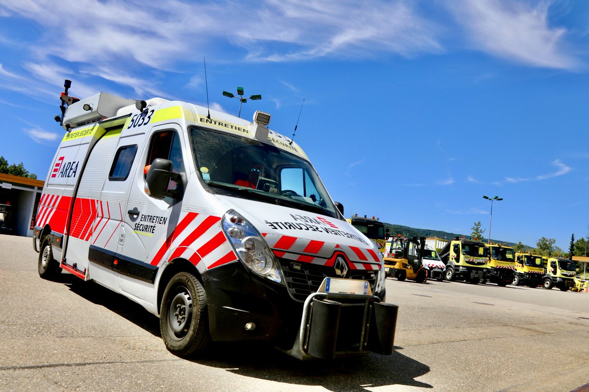 Devenez Agent Routier au sein d'#Area via un contrat de professionnalisation. Pendant 12 mois, vous serez formés à tous nos métiers 🚧👷‍♂️ @GroupeAPRR <a href="/eiffage/">Eiffage</a> Intéressé ? ➡️eiffage.referrals.selectminds.com/APRRConcession…
