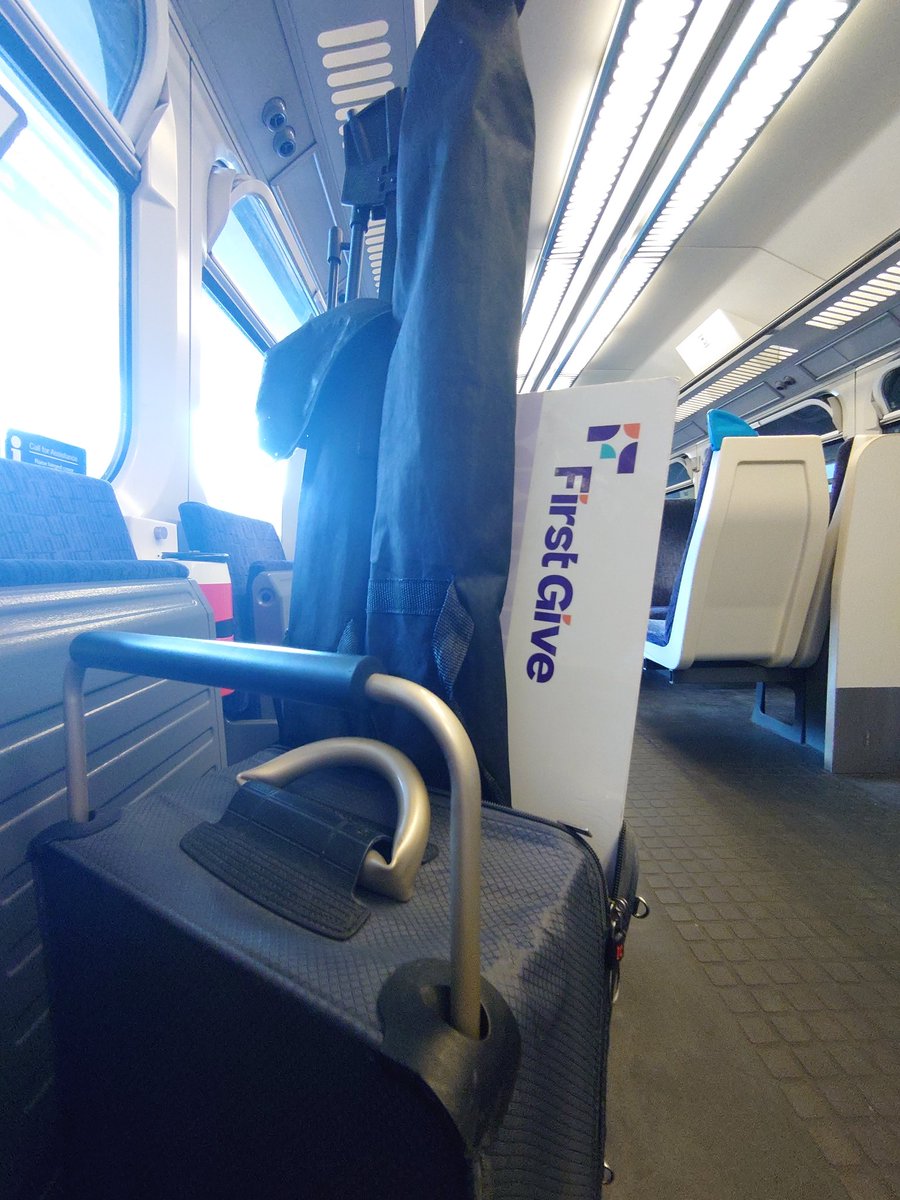 FirstGiveAR's tweet image. Last game of the season, and its @FirstGiveUK Final day for the year 7's at @HabsKnights in #bromley. It's cooler today,but I expect the presentations to be blazing!
@JPFoundation  
#coolheads
#youngleaders