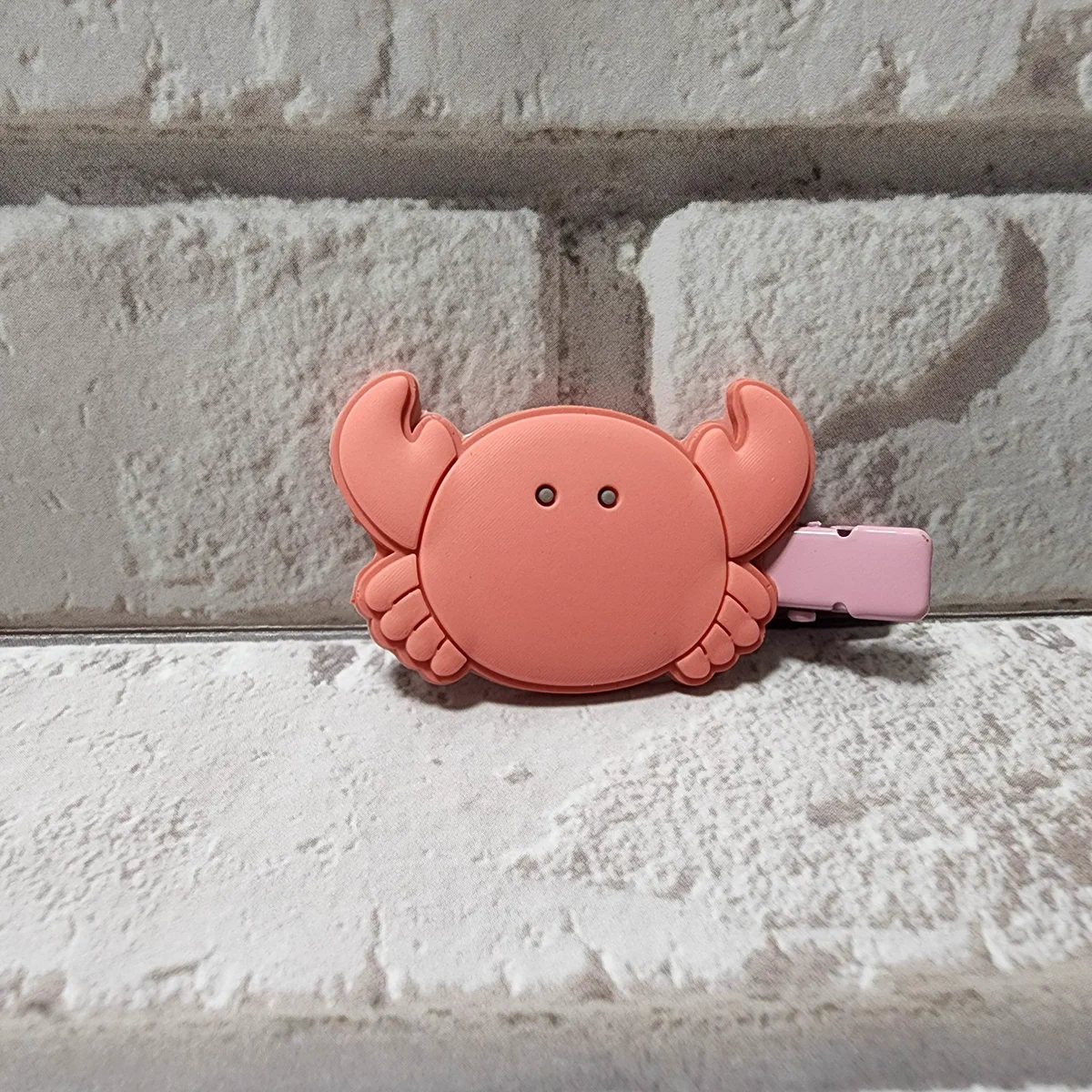 つぶらな瞳の海の生き物がかわいい♡化粧もしやすい前髪ラバークリップ！