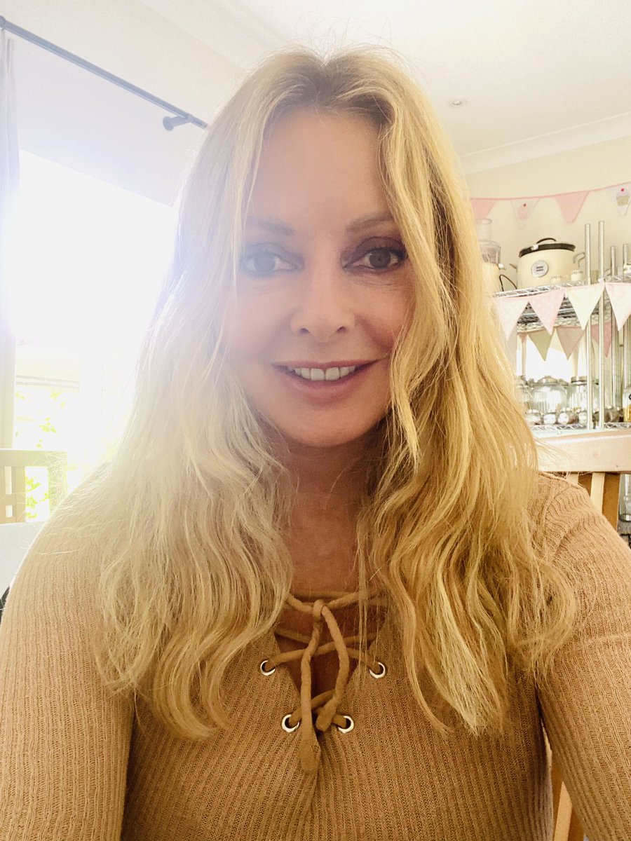 Carol Vorderman tweet media