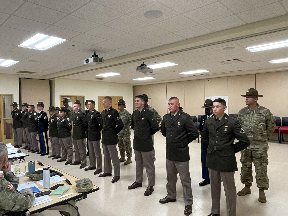 16OD_BN's tweet photo. Today is the day where we find out which Company will be the victor of the Drill Sergeant of the Month and Soldier of the month! Best of luck to all competitors. #wetraintomaintain #powertospare #goordnance https://t.co/hL3jXiXy5F