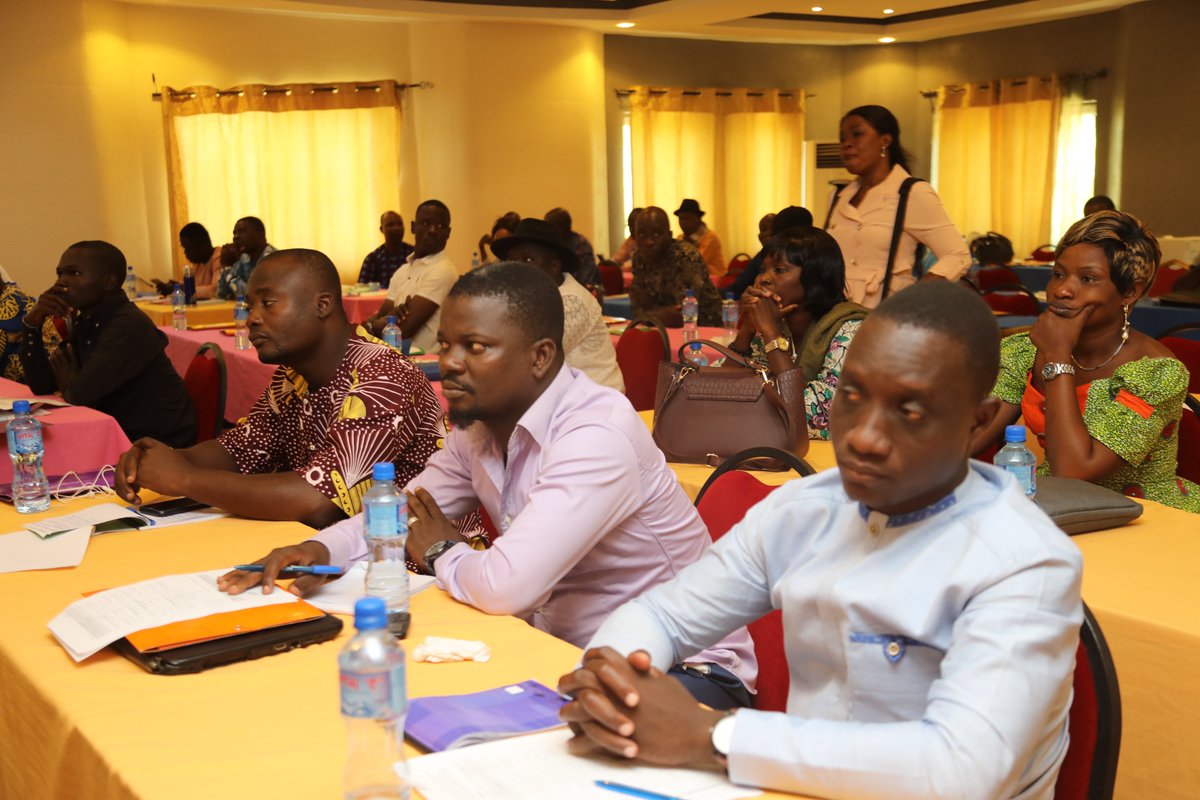 unfpa_benin's tweet photo. L'équipe de communication de @unfpa_benin a contribué aux présentations de cette matinée à travers un focus sur l'importance de l'utilisation des éléments de langages appropriés pour la production de contenus médias liés aux questions de Dividende Démographique
#StrongerTogether https://t.co/mO10ClSEJ7