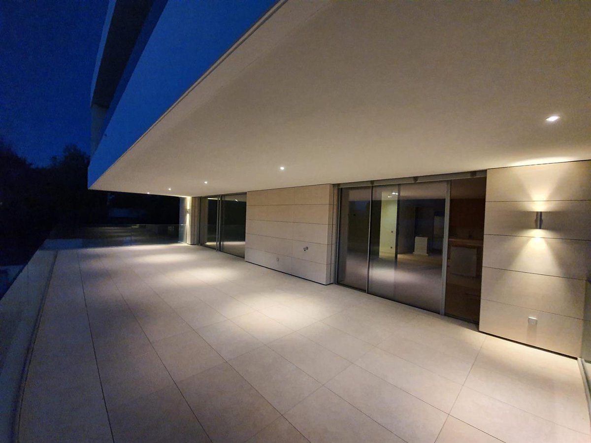 MartiSuisse's tweet photo. FAIRWAY - COLOGNY (GENÈVE)

Un projet d'exception qui accueille désormais une poignée de nouveaux propriétaires.

➡️ https://t.co/2oB6IaoRmY

#marticonstruction #martigroup #standing #construction #architecture #design #designsolutions #environnement #engineering #suisse https://t.co/qbyscAR9jF