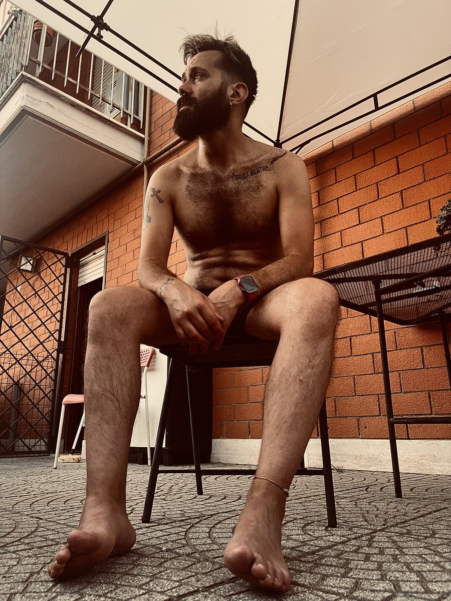 savy0785's tweet photo. Buongiorno 😃 #BuongiornoATutti #gay #feet #Bears https://t.co/qU5muS8Ny2