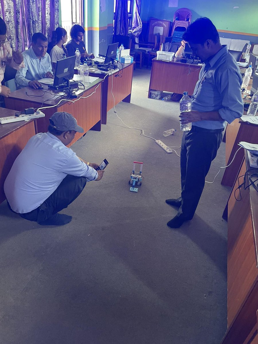olenepal's tweet image. We did a Robotics Refresher Training in Prabhat School, Gwarko! This time, one of the participants was a student! We were so thrilled to see everyone be actively involved, especially the student, who was a quick learner :) #robotics #robotprogramming #edtech