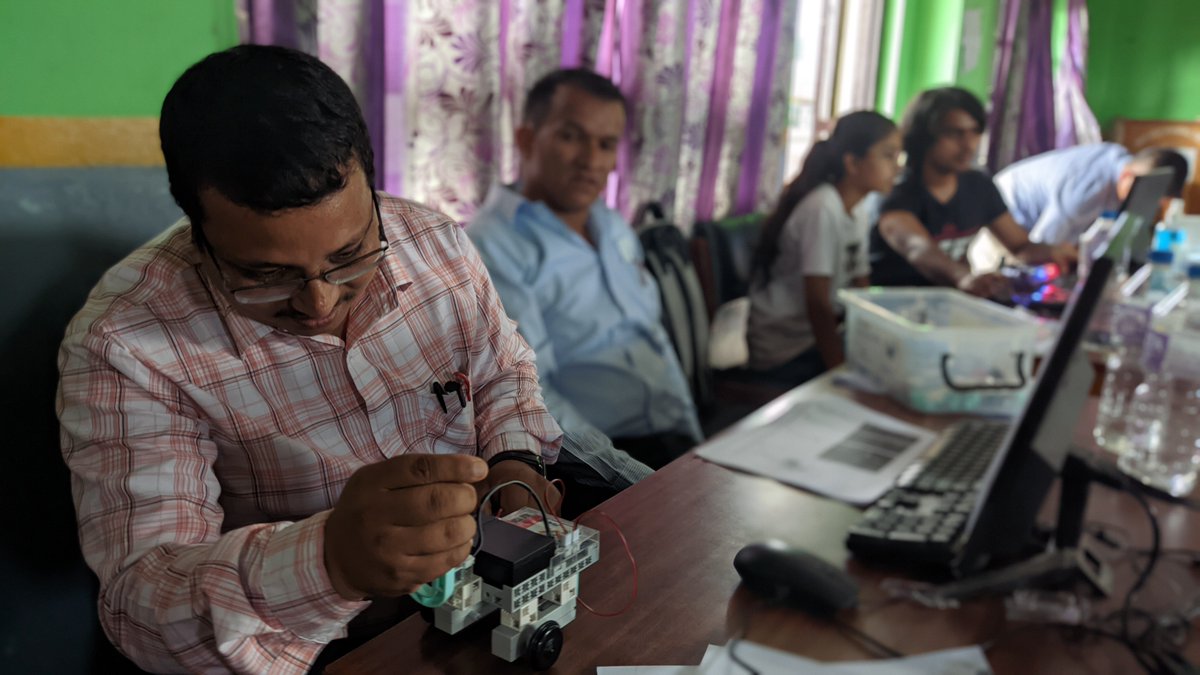olenepal's tweet image. We did a Robotics Refresher Training in Prabhat School, Gwarko! This time, one of the participants was a student! We were so thrilled to see everyone be actively involved, especially the student, who was a quick learner :) #robotics #robotprogramming #edtech
