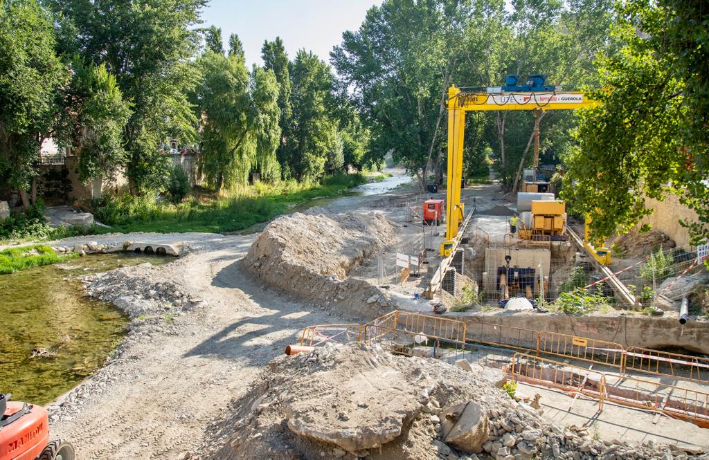 GlobalOmnium's tweet photo. 🙌Orgullosos de obras tan emblemáticas como el colector de #Ontinyent. El nuevo trazado se aleja del cauce del río Clariano y contempla la instalación de 2,2 KM lineales de tubería y sustituirá al antiguo
Con @JorgeRodrigz_ @ajuntament_o #VicenteFajardo @jaconca de la #EPSAR https://t.co/XETSgeyiEG