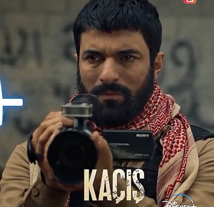 Ya sen ne yapıyorsun yaaa...
6.bölümü de soluksuz izledim. Nasıl bir oyuncu nasıl bir yeteneksin sen🖤
 #Kaçış #EnginAkyürek