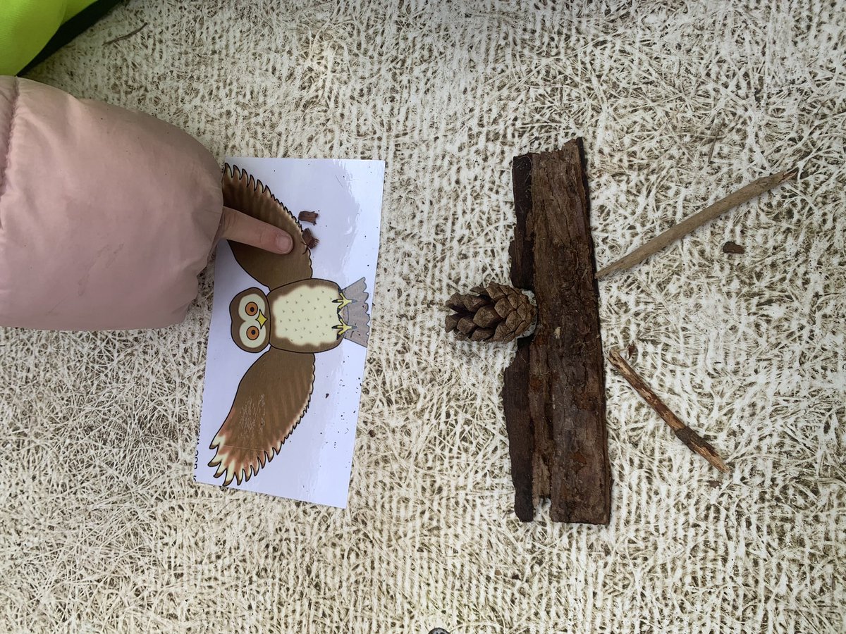 MissMCampbell's tweet photo. One of my favourite outdoor transition sessions in the woods! We read a classic, ‘The Gruffalo’ and worked in pairs to make the characters. We also tried some hot seating to understand the characters and their feelings 🙌🏻 #outdoorlearning https://t.co/rorh6HeoHT
