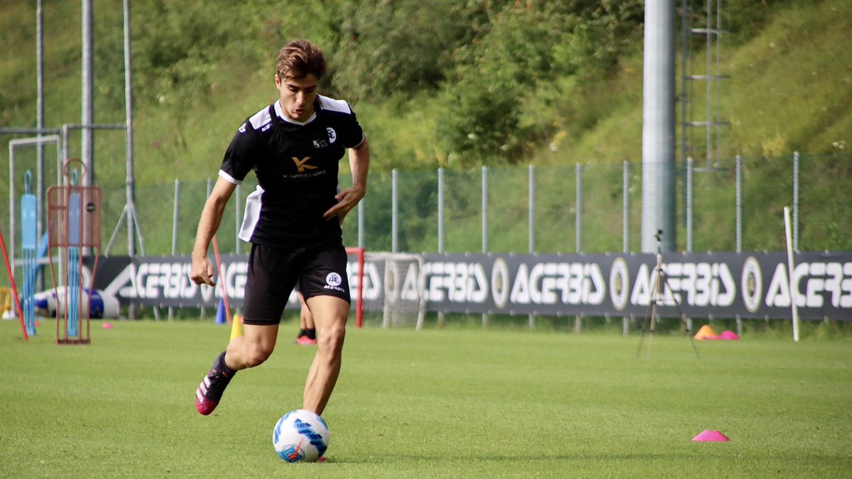 Spezia_Xtra's tweet photo. 🚨 #UFFICIALE
Lo #Spezia Calcio rende noto di aver ceduto a titolo definitivo alla #Pergolettese il #centrocampista Matteo #Figoli.
➡️ https://t.co/K2dugNAOMS https://t.co/jsMBfV42AD