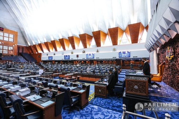 NewsBFM's tweet photo. 1. The Dewan Rakyat has passed the Anti-Sexual Harassment Bill 2021 with a voice vote.

The bill will see the establishment of the Tribunal for Anti-Sexual Harassment and seeks to promote awareness of sexual harassment, among others. https://t.co/ocT0cbEyoO