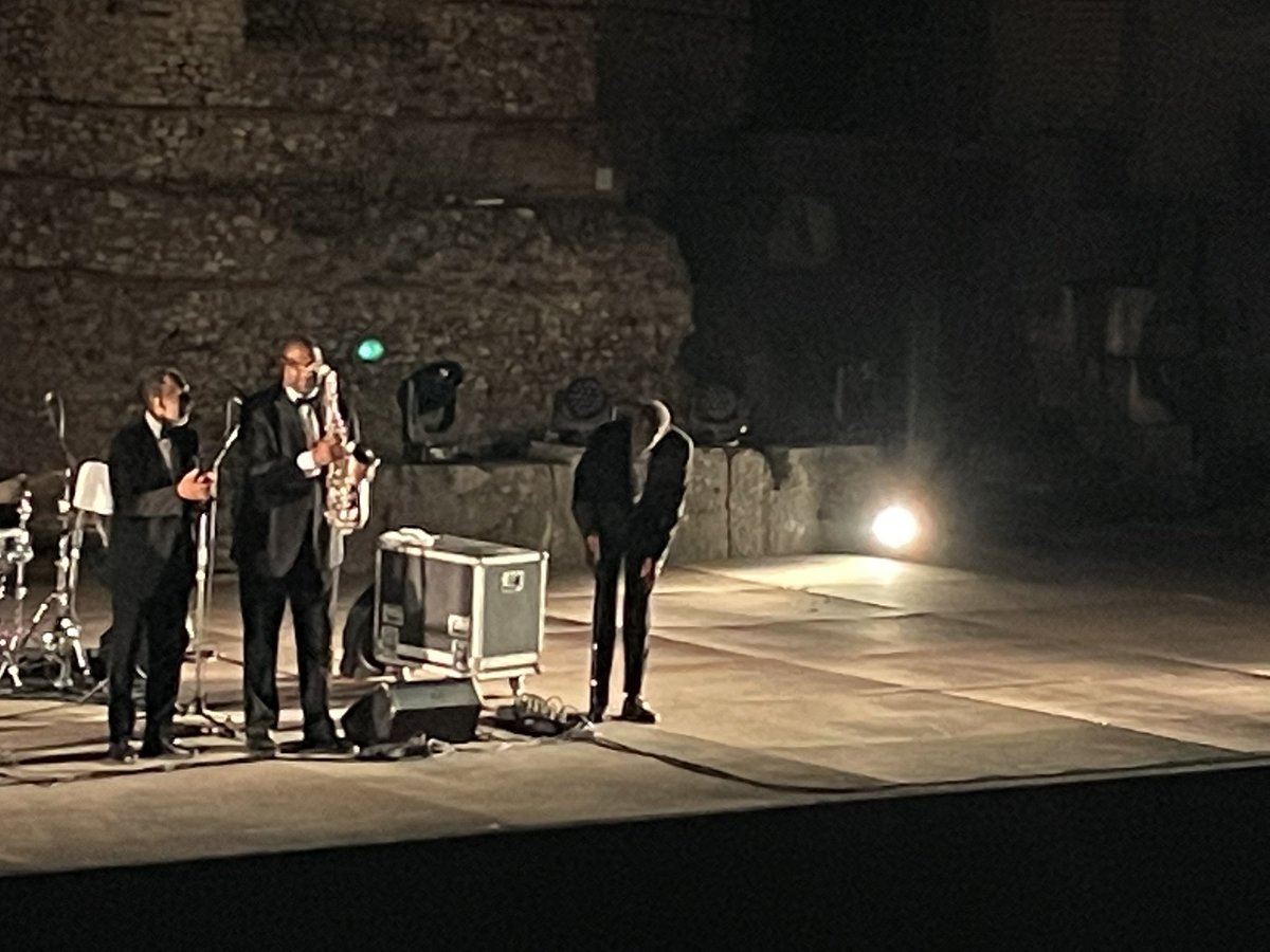 Went to see the GOAT Ron Carter last night 85 years young and still out here in Italy Killin 👏🏿👏🏿👏🏿👏🏿👏🏿❤️❤️