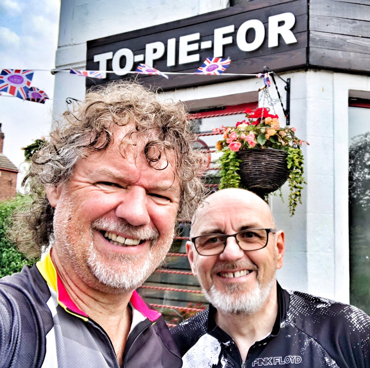thecooktwit's tweet photo. This goes on the list! #ToPieFor #padgate…..called for a brew while #biking….just look at those pies! @Topiefor1 https://t.co/iqYtIWNSNm