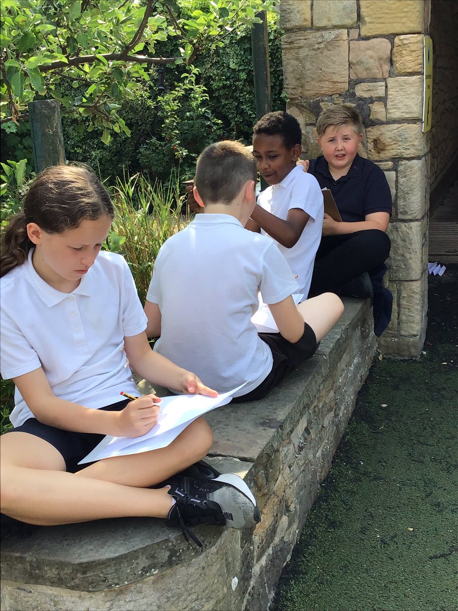 MissSChappell's tweet photo. To escape the heat we found a spot in the shade where we could practise our sketching skills through observational art ✏️ 🍃 💐 https://t.co/SdvNZMYA4L