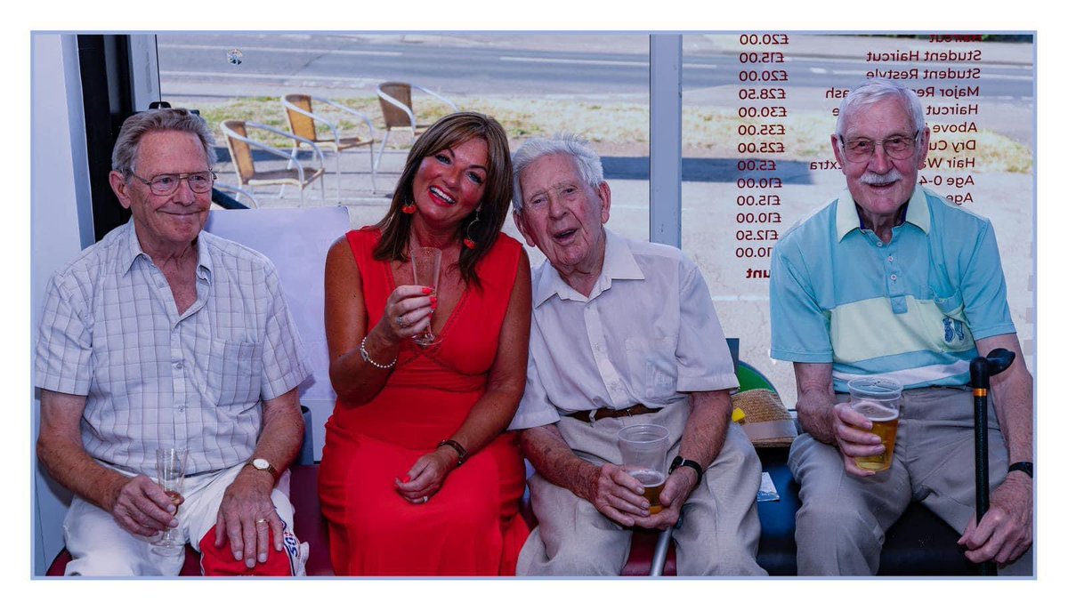 Just a few pics from our celebration at the salon saturday night, how lovely it was to celebrate with such lovely customers, staff and ex staff. Thank you to everyone that could make it 🎈💈❤️

#haircut #barber #nottingham #fade #hairstyle #barbershop