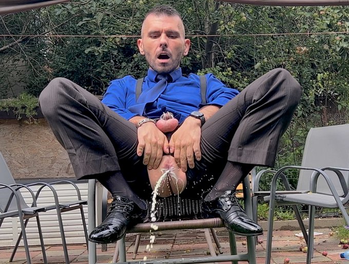 Some milk pee fun outside/ ass-milkshake 😎 #enema #suitedguy #spreadleg #spreadingass #peeinginpublic<a href="/tag/enema"class="tags">#enema</a><a href="/tag/chasity"class="tags"><span>#chasity</span></a><a href="/tag/smallcock"class="tags"><span>#smallcock</span></a><a href="/tag/peeinginpublic"class="tags"><span>#peeinginpublic</span></a><a href="/tag/shirtandtie"class="tags"><span>#shirtandtie</span></a>