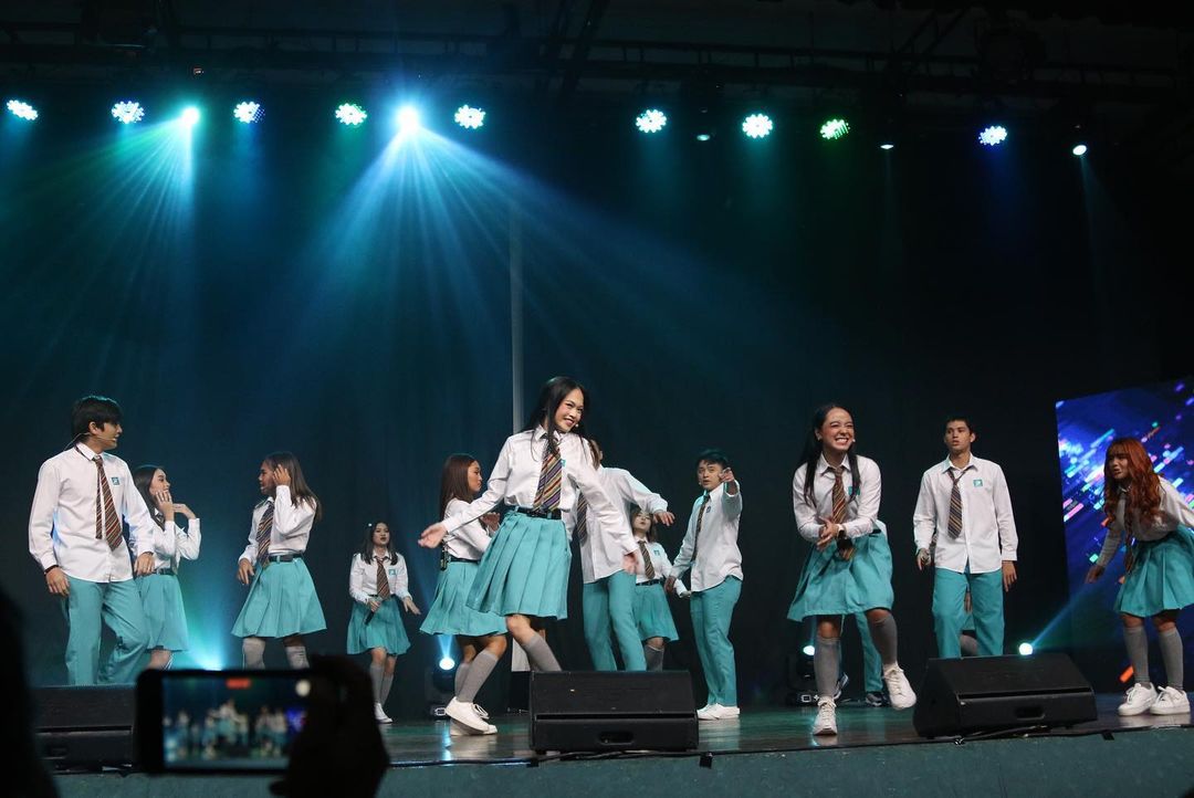 ACBphUpdates's tweet photo. ACBphUpdates_07202022
[Instagram]

@DreamscapePH shared photos of AC Bonifacio and other cast during their performance at Grand Media Conference

#ACBonifacio | @BonifacioAc
#LABGrandMediaCon https://t.co/FMbuaer1I3
