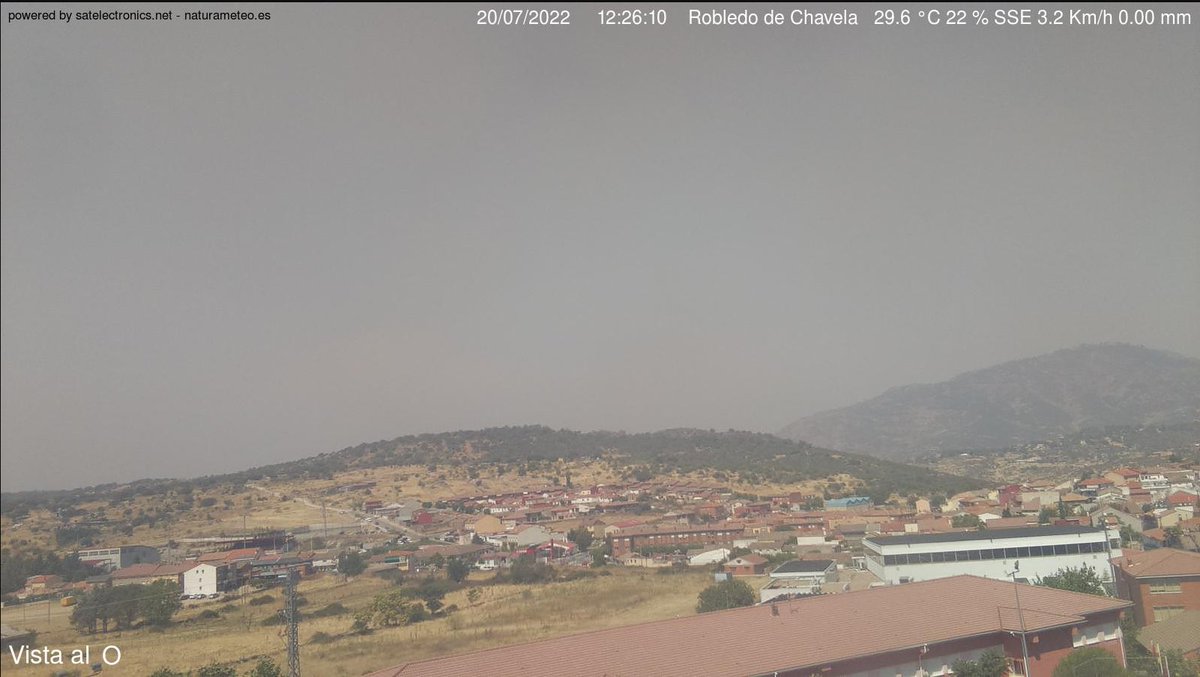 JMVeraMoros's tweet photo. El humo de #IFCebreros cubre Robledo de Chavela.
https://t.co/hepOuGfwPv https://t.co/ez3UaxwXh3
