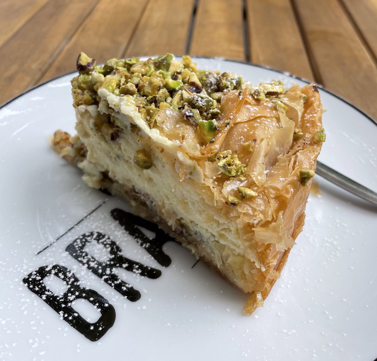 lukween's tweet image. Baklava-Cheesecake-Fusion. 🥰