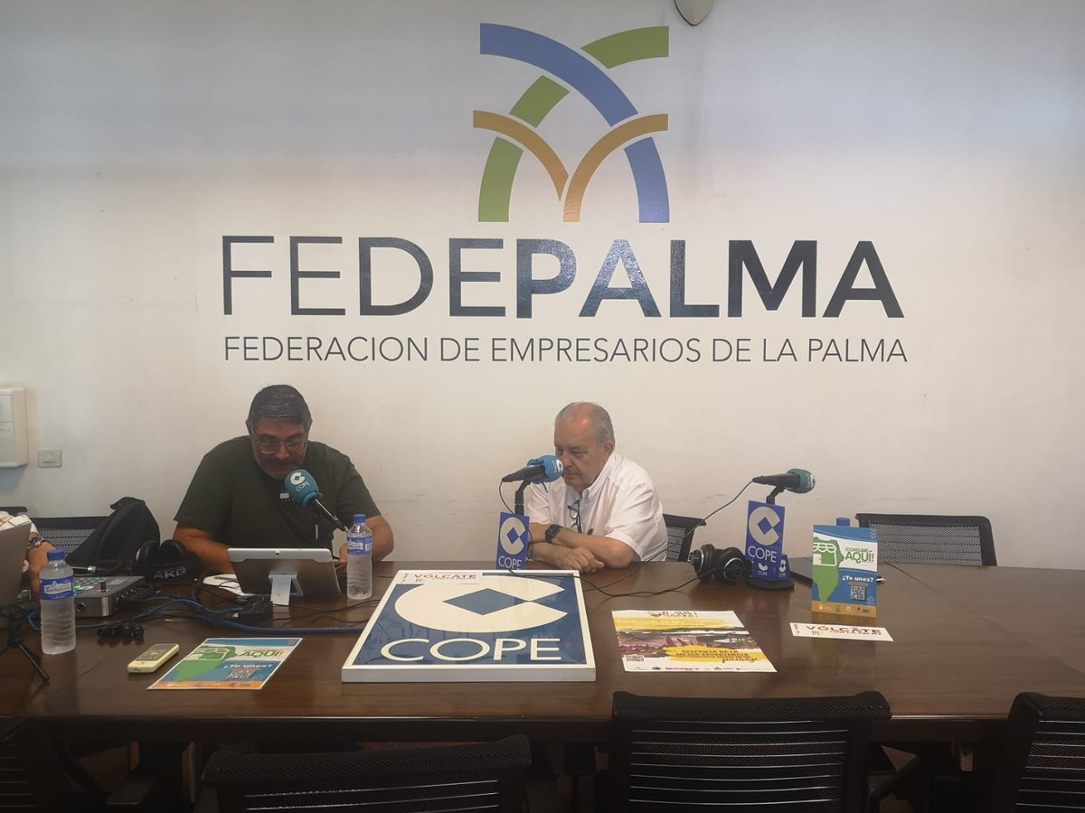 fedepalma_lp's tweet photo. La @COPELAPALMA @COPE está emitiendo en directo desde las oficinas de la Federación de Empresarios de La Palma (FEDEPALMA) un programa especial.
#FEDEPALMA #coemta #consumeaquí #ZCAdeCanarias #empresaslapalma #ServicioCanariodeEmpleo https://t.co/3c5kW3KWhI