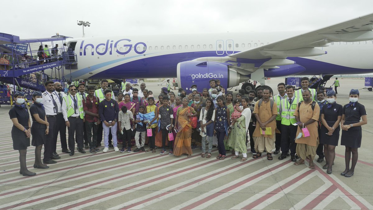 And… 🥁 #Indigo rolls out the red carpet for all 41 first time fliers! From welcome banners at the airport to a special on-board treat, the 6E238 crew went the whole hog! #KovaiTribalsFirstFlight
#TribalsFlyHigh #IshaOutreach <a href="/IndiGo6E/">IndiGo</a> <a href="/DGCAIndia/">DGCA</a> <a href="/aaicbeairport/">Coimbatore International Airport</a> <a href="/aaichnairport/">Chennai (MAA) Airport</a>